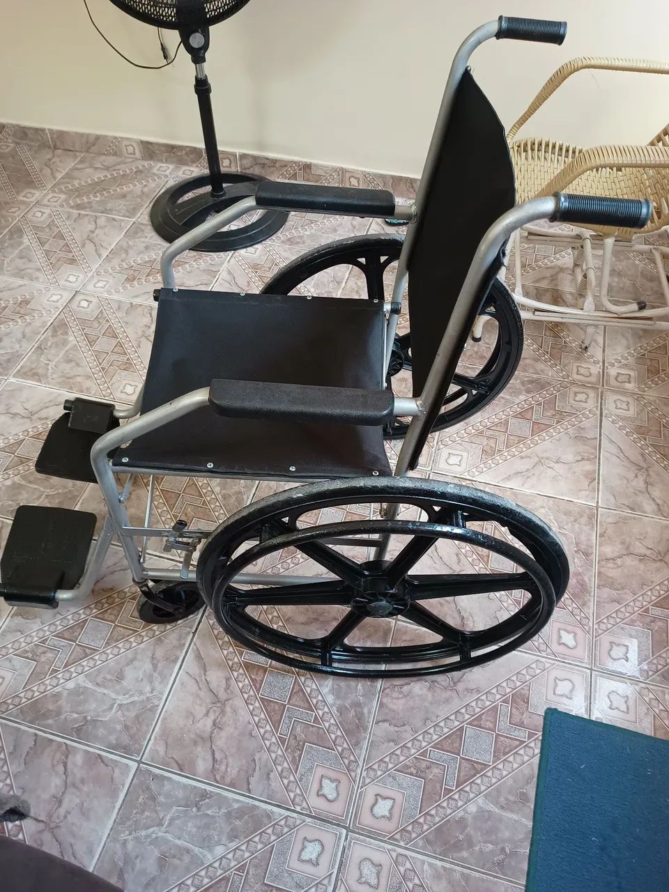 Cadeira de rodas  - Foto 3