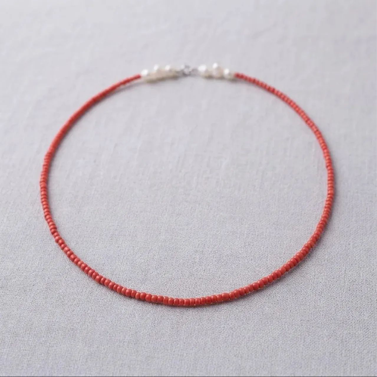 Colar Choker De Miçangas Vermelhas Com  contas de Pérolas| Júlia Rosa - Foto 3