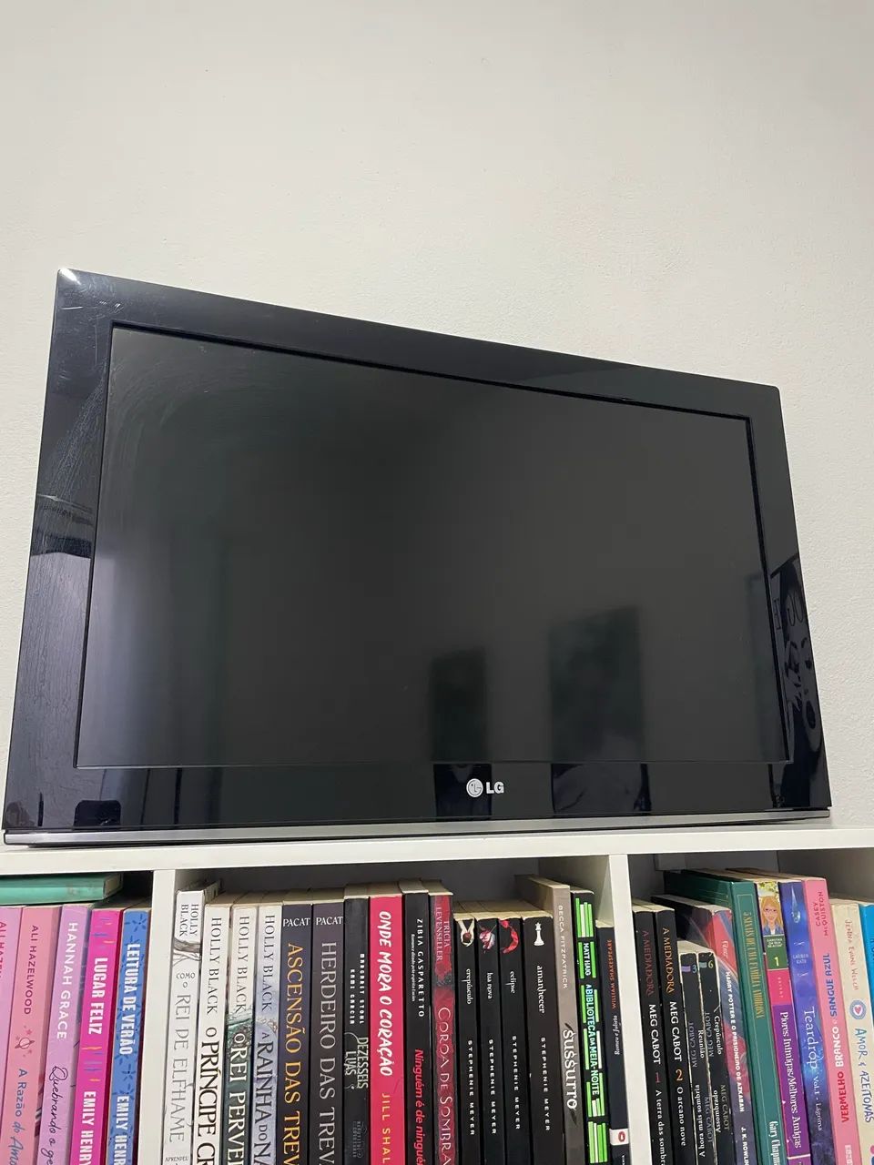 TV LG 32 Polegadas - Muito Conservada + Controle + Suporte de Parede