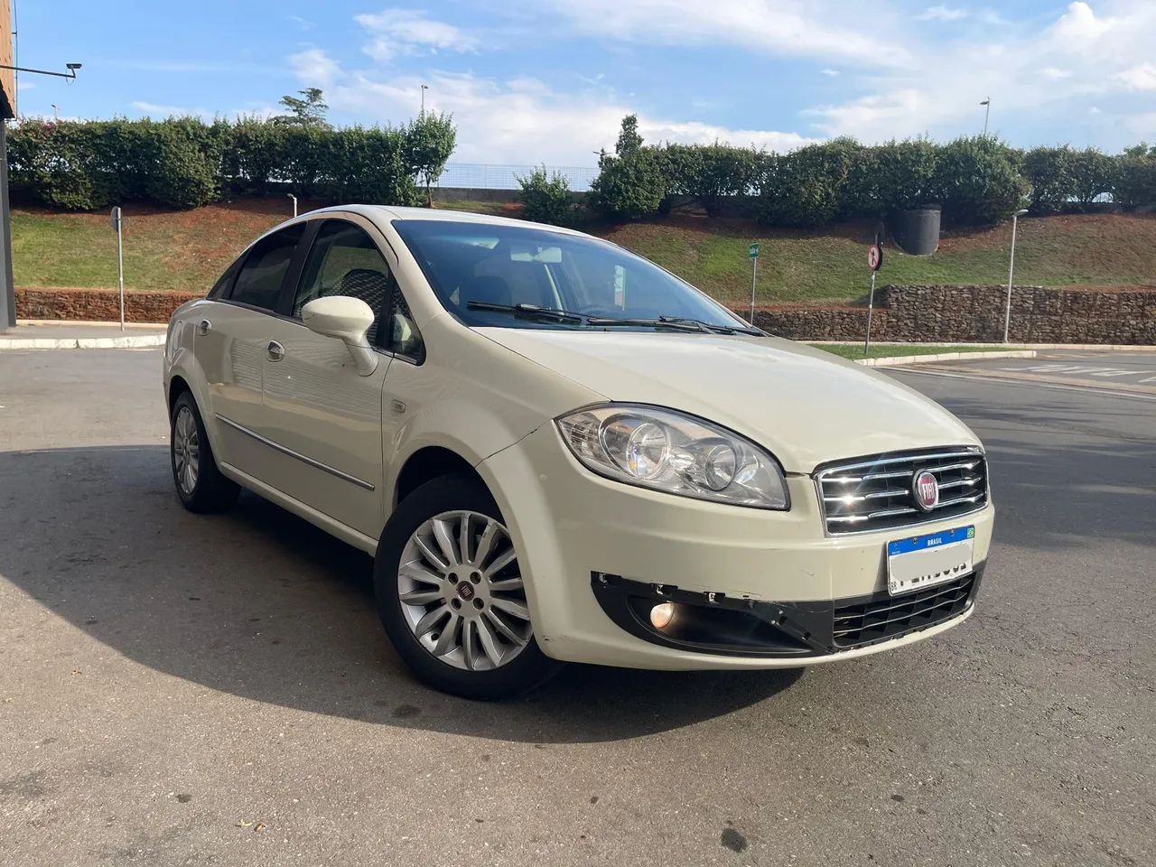 Fiat Linea LINEA ESSENCE 1.8 Flex 16V 4p 2015