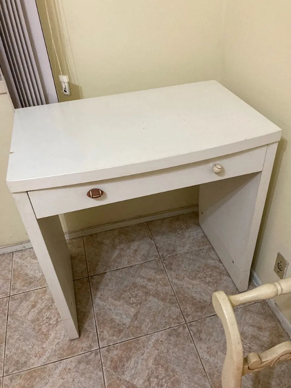 Mesa Branca com Gaveta Deslizante - Foto 2