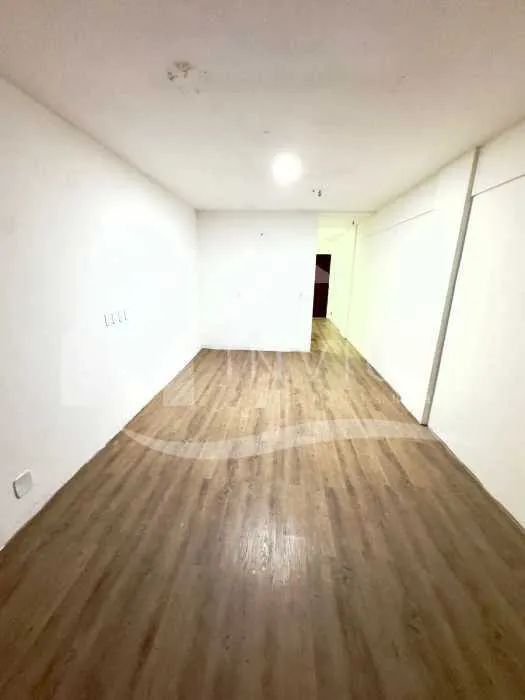Ótima sala comercial com vaga, que será entregue reformada - Foto 2