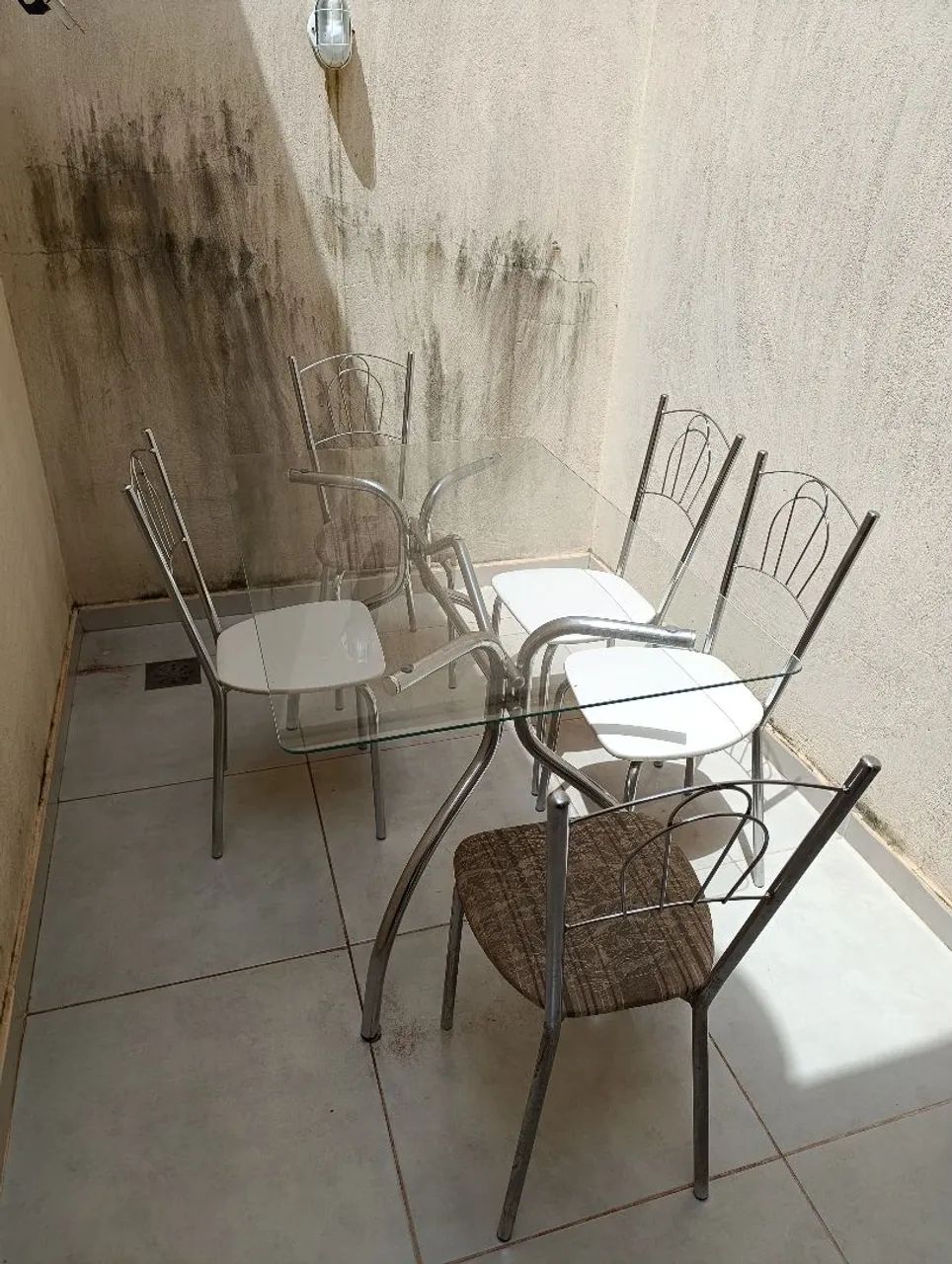Mesa de vidro com cadeiras - Foto 2