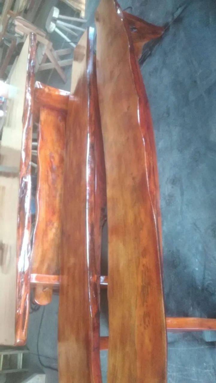 Mesa rústica de jaqueira