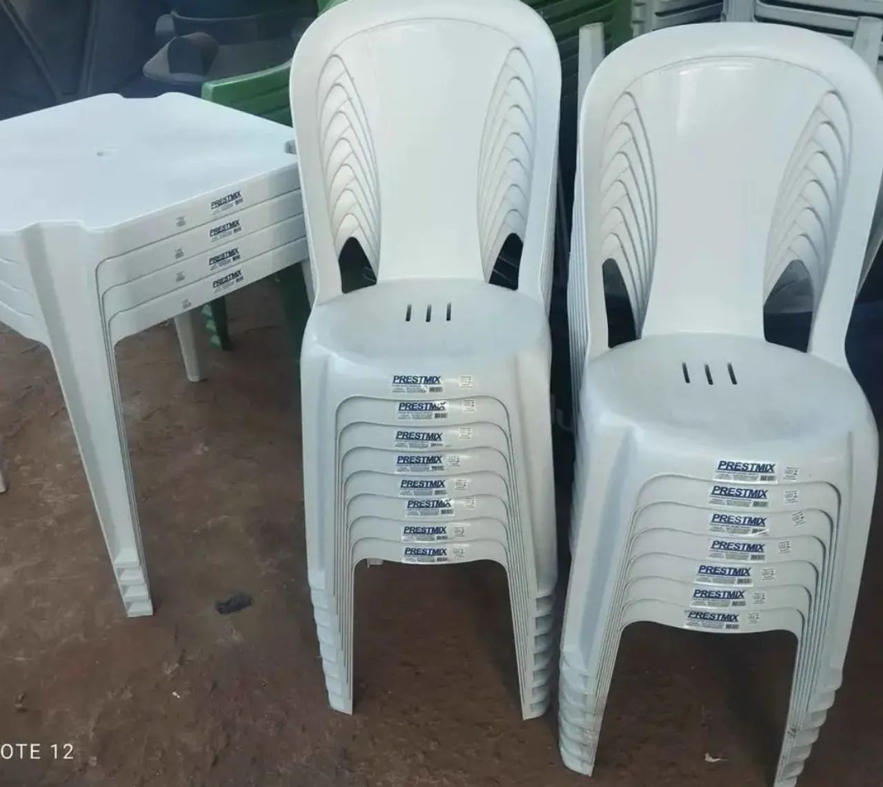 Cadeiras e Mesas novas de plástico, jogos de Mesas reforçado.  - Foto 3