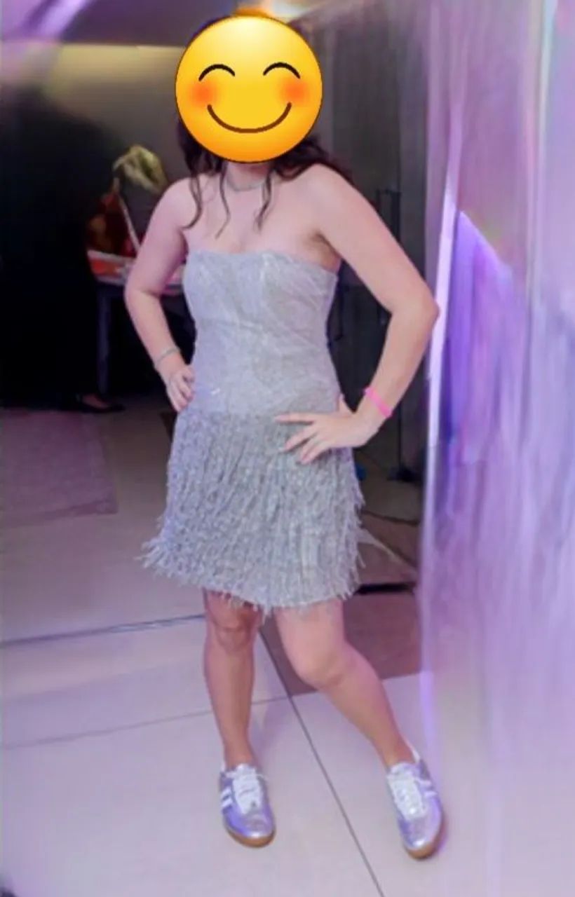 Vestido tomara que caia_15 anos_DEBUTANTE_ prata brilho e bordado_usado 01 vez_Tam. M/38 - Foto 2