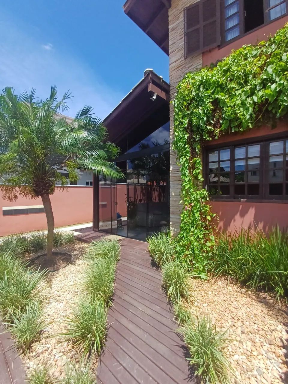 Casa com 3 dormitórios no Campeche - Espaço, conforto e área de lazer privativa - Foto 5