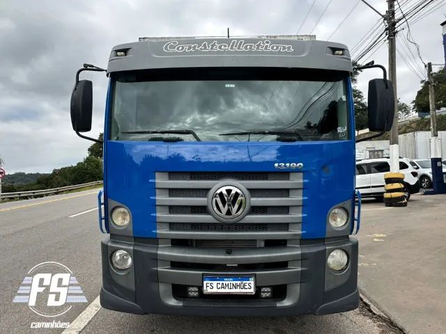 VW 13.190 Constellation 4x2 baú - Foto 3