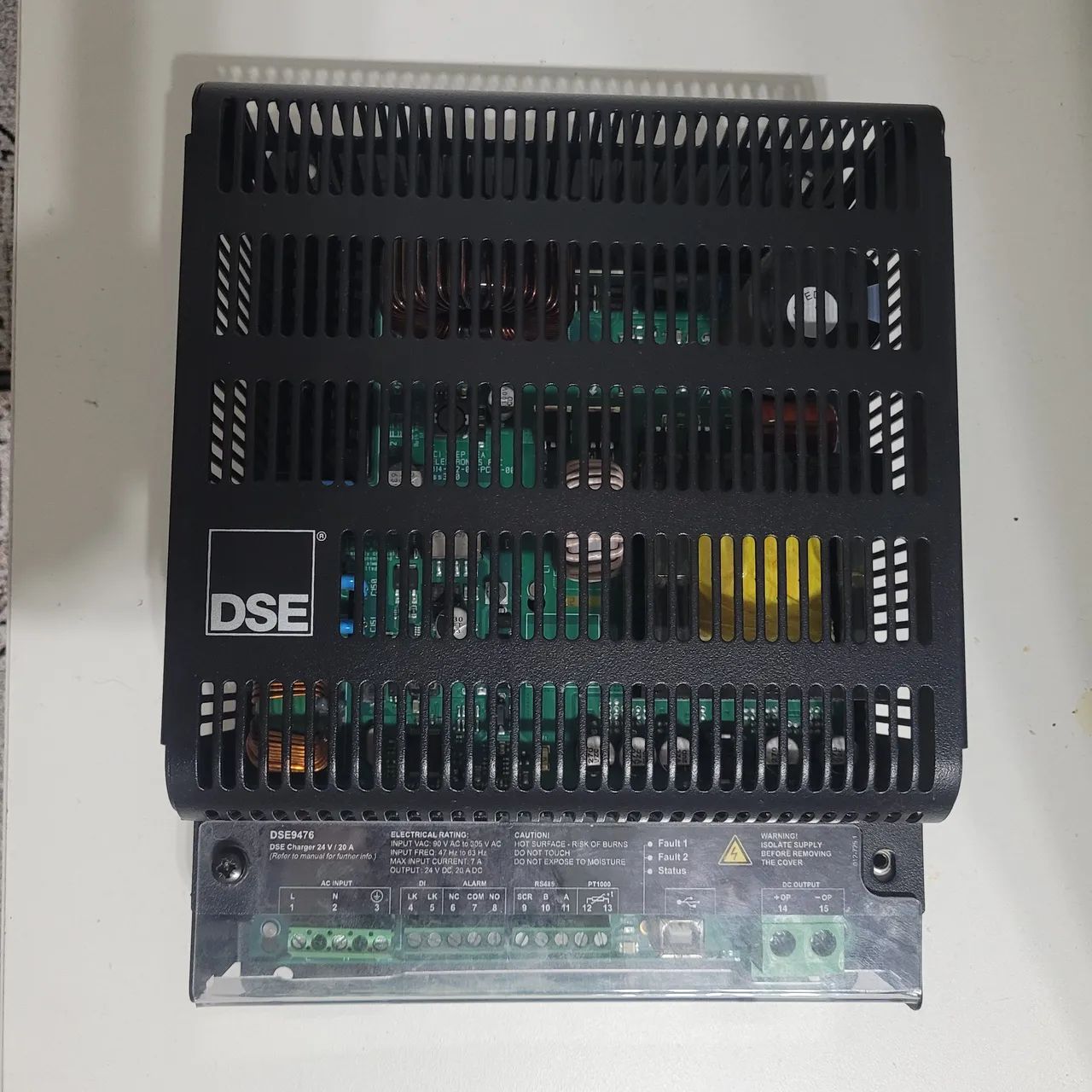 CARREGADOR DE BATERIA DSE9476