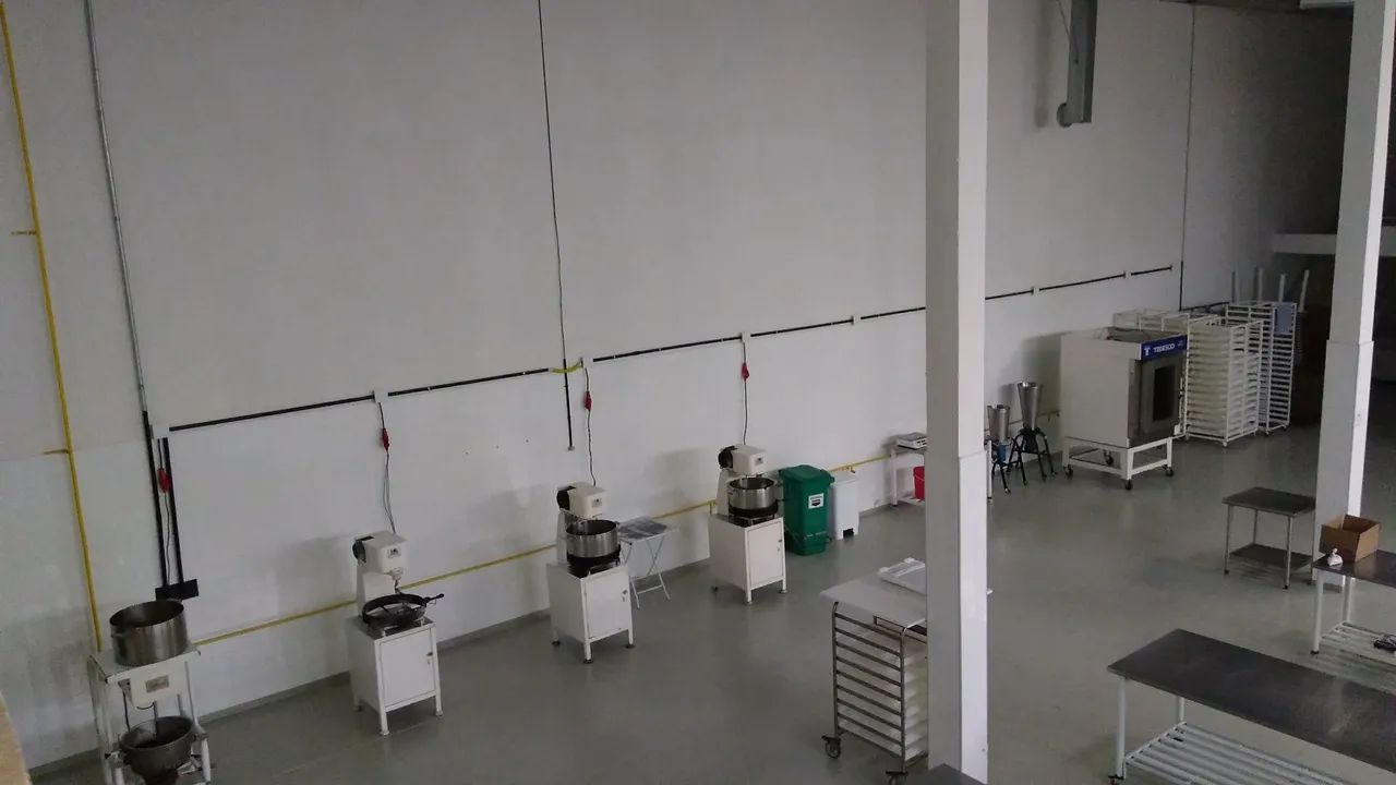 Prédio com Instalação para Fábrica de Doces 