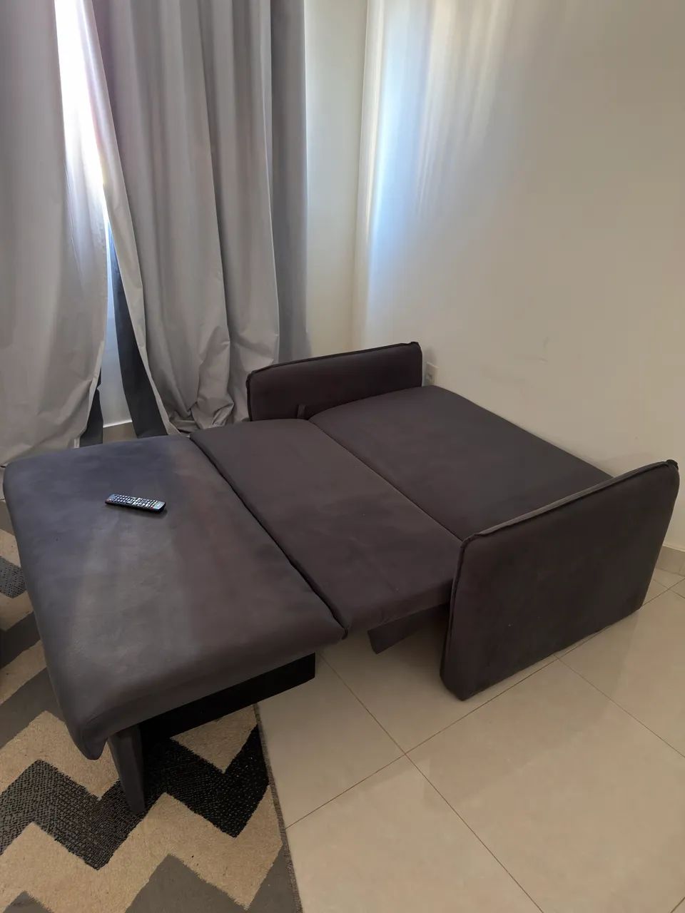 Sofá-Cama Casal com Baú 2 Lugares Zaia Suede Cinza - Foto 2