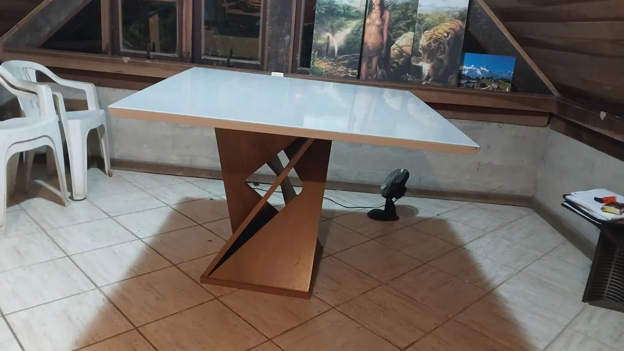 Rack e mesa madeira com tampo de vidro. - Foto 4