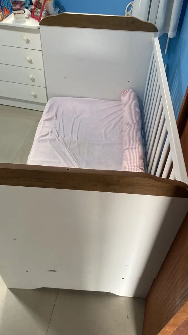 berço completo vira mini cama da marca grão de gente - Foto 3