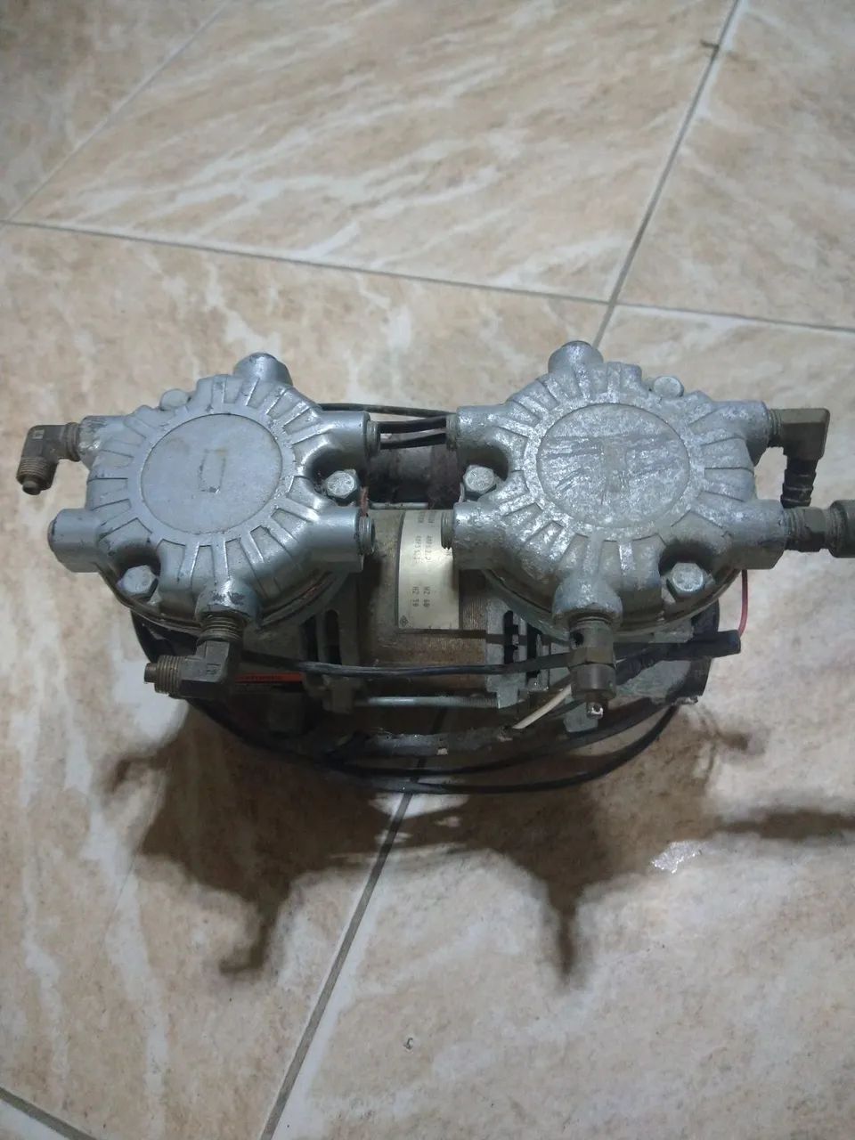 Motor de vácuo seco. 