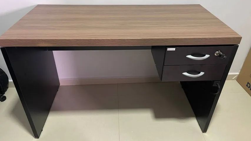 MESA DE ESCRITÓRIO COM 2 GAVETAS - Foto 2