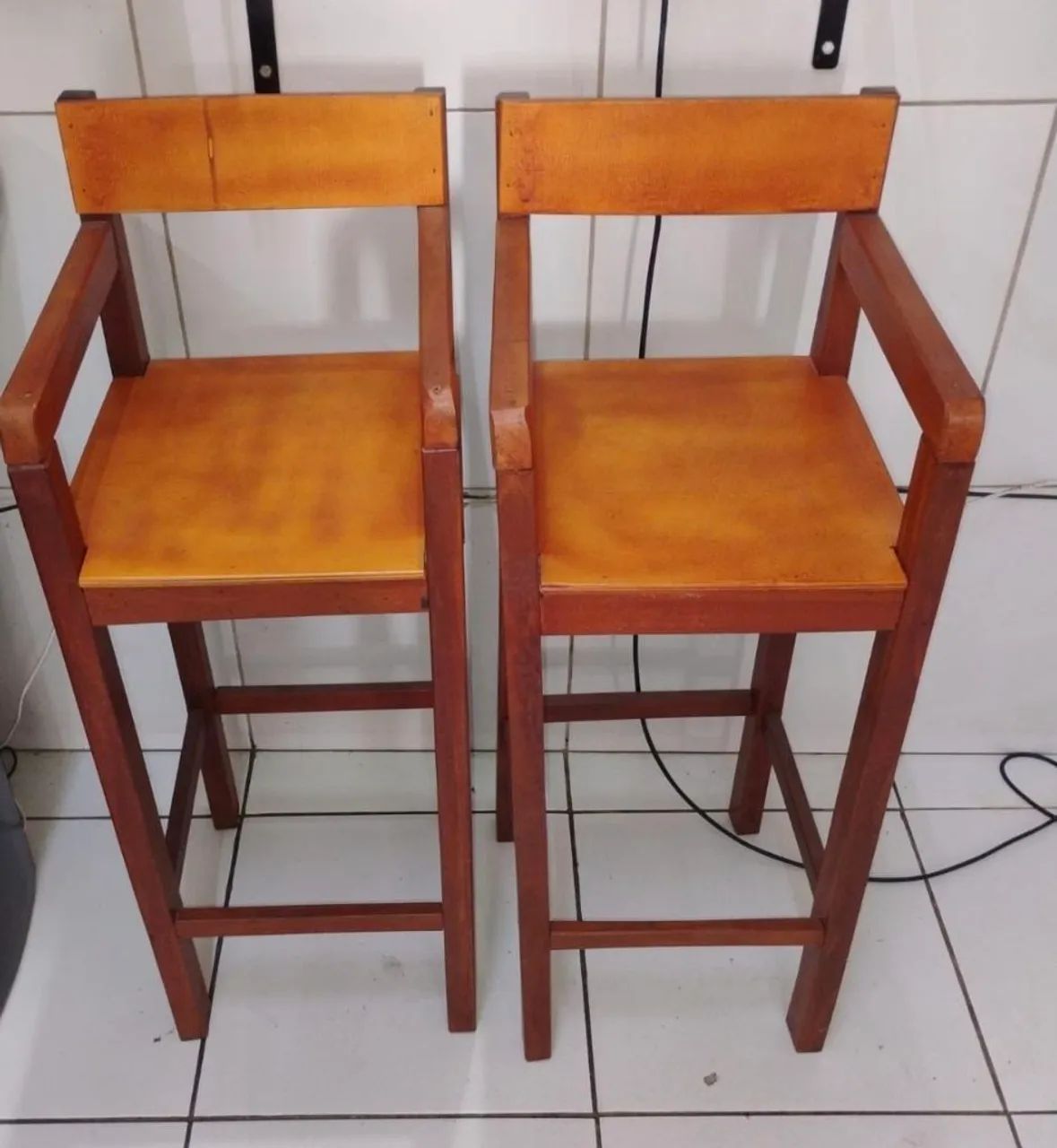 Conjunto de Mesas e Cadeiras de madeira  - Foto 5