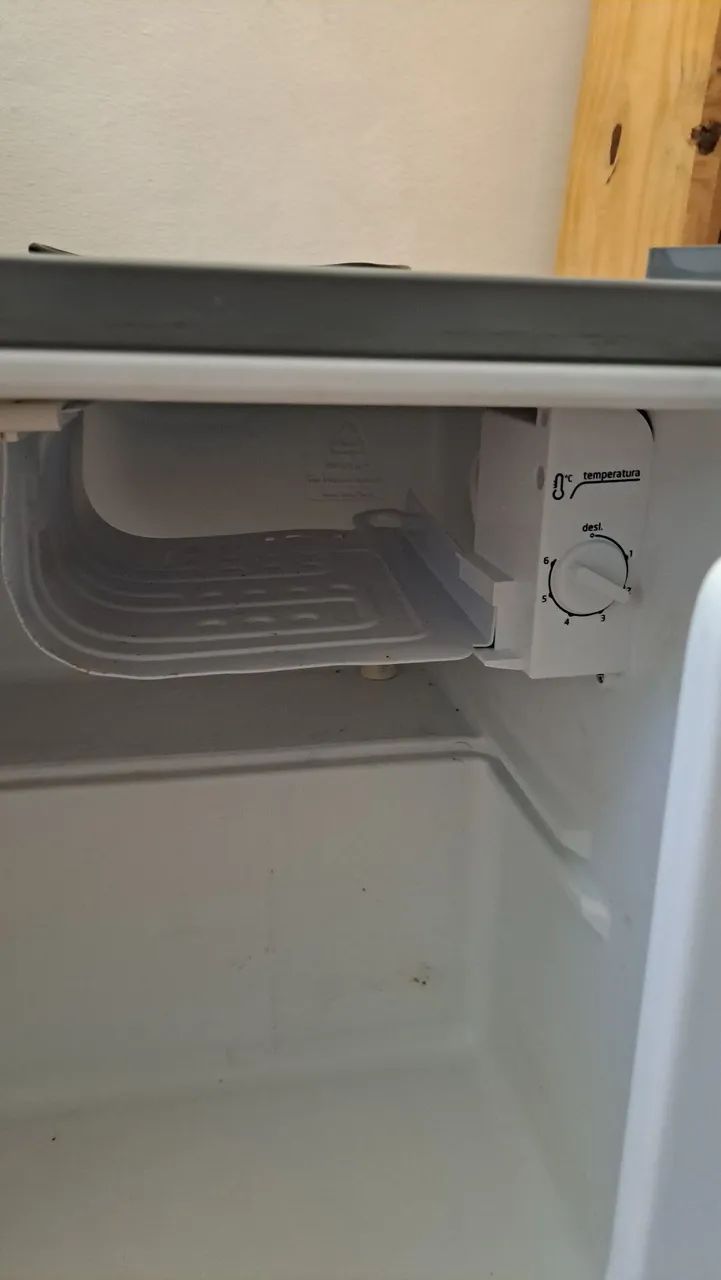 FRIGOBAR MIDEA 45L, NÃO FUNCIONA - Foto 4