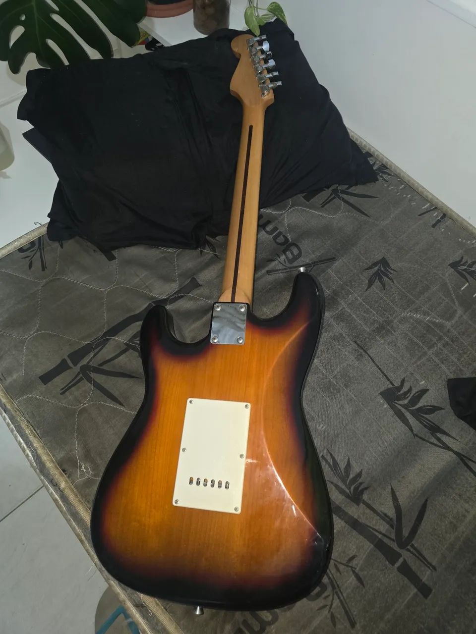 Guitarra stratocaster  - Foto 3