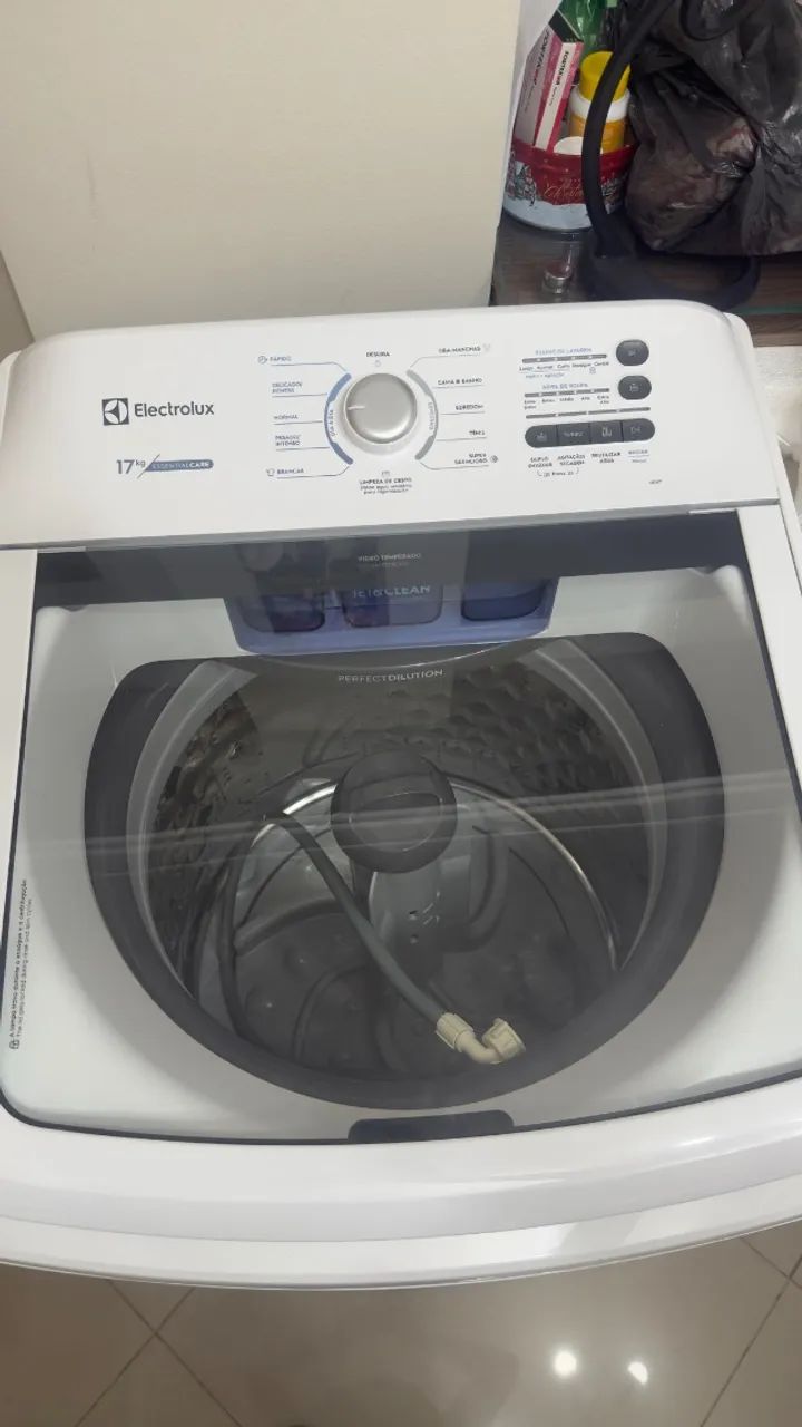 Máquina de lavar Eletrolux semi nova.