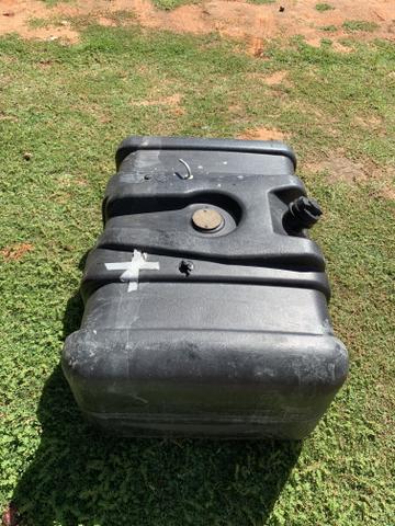 Tanque de combustível caminhão