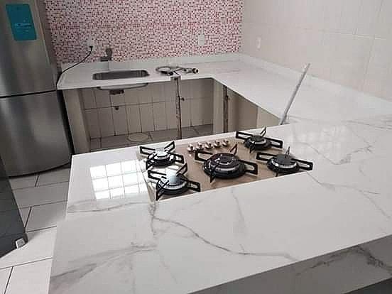 Vendo bancada, balcão, cooktop, ilha e pia de Porcelanato - Foto 2