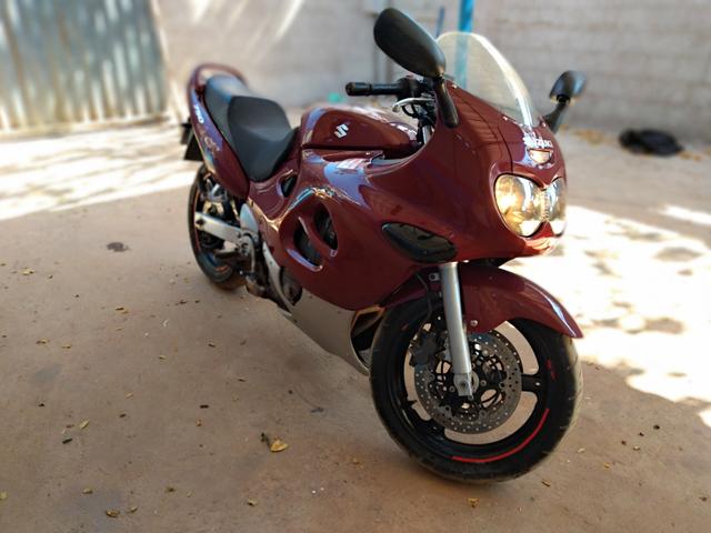 Suzuki gsxf 750