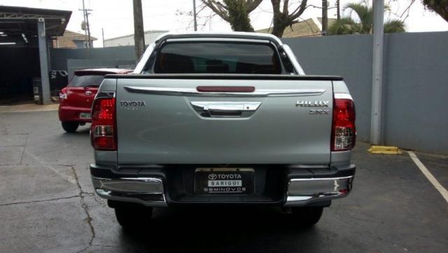 TOYOTA HILUX CD SRX 4X4 2.8 TB AT Prata 2017/2018 - Foto 10
