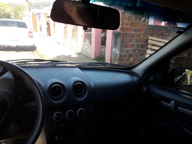 Vende-se ou troco por carro de menor valor