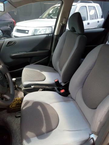 Honda fit 1.4 lx -ano:2005- aceito moto - Foto 6