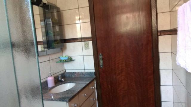 Ótima residência c/ 04 quartos, amplo terreno e salão de festas em Uvaranas !!! - Foto 3