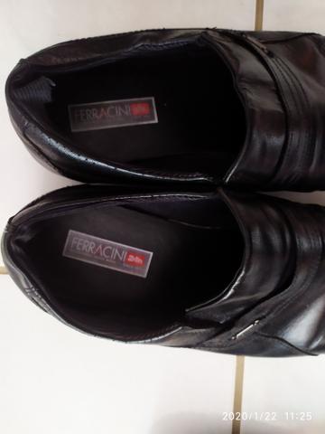 5 pares sapatos masculinos em couro (42) pelo preço de 1 - Foto 3