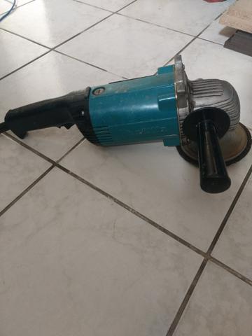 Lixadeira Makita 220v profissional - Foto 2