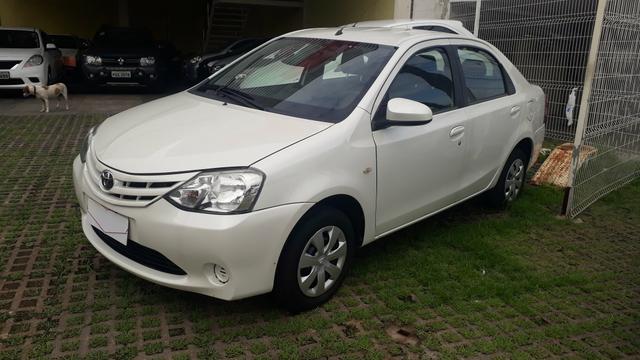 Etios sedam mod.2015 - Foto 2