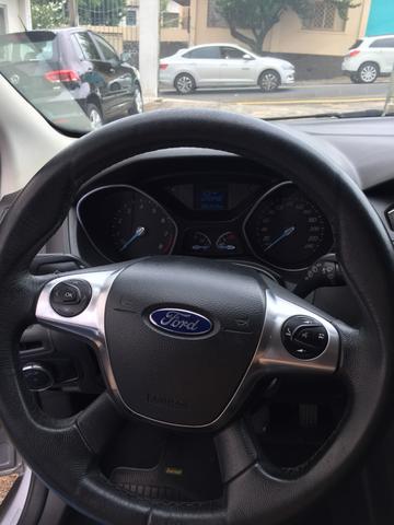 Ford Focus 1.6 - Foto 4