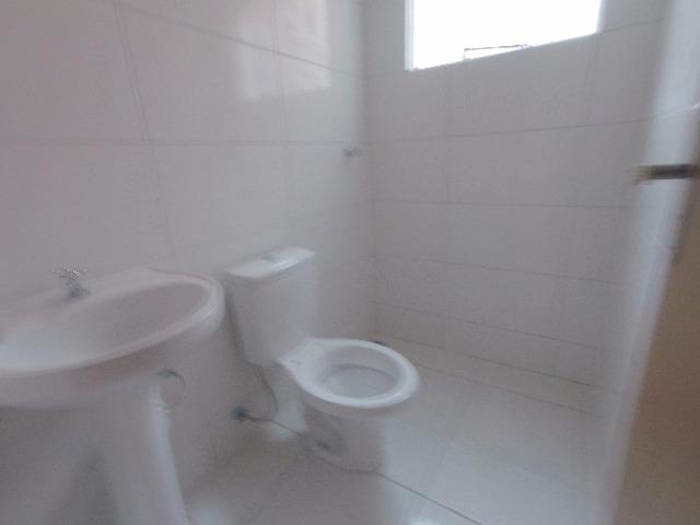 Linda casa com dois quartos e documentação inclusa, preparação para ático - Foto 11