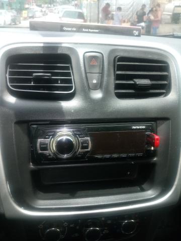 Moldura sandero logan com radio