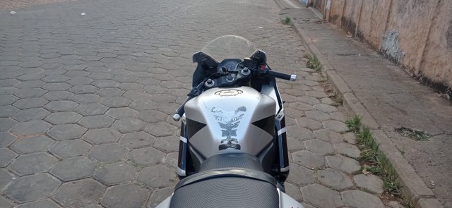 VENDO HONDA CBR 600 RR