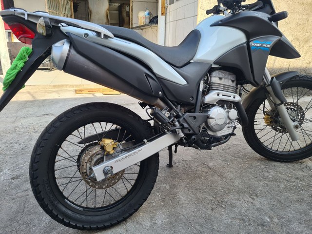 XRE 300 2015 BRANCA