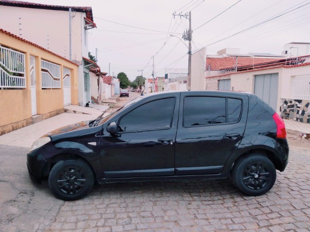 RENAULT SANDERO COMPLETO