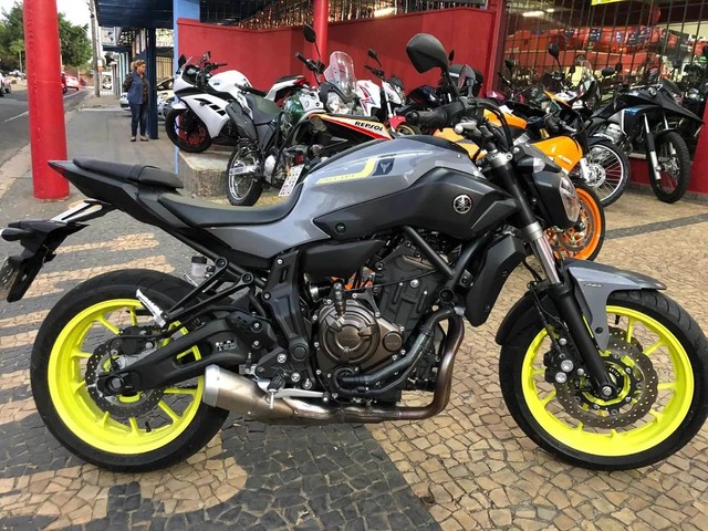 MOTO YAMAHA MT 07ABS