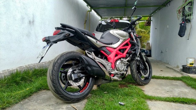 SUZUKI 650CC GLADIUS