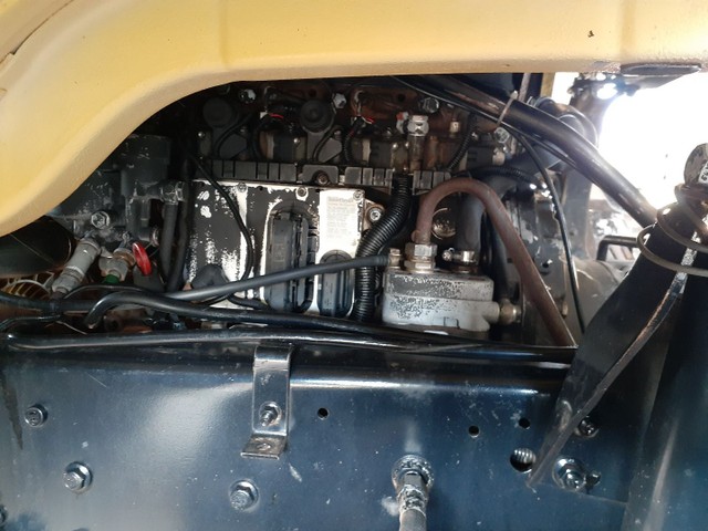 VENDO OU TROCO MB 1215C BAÚ