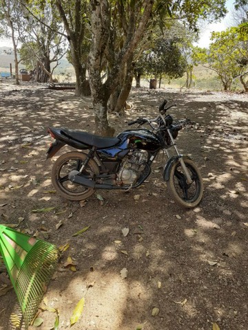 MOTO TITAN 125