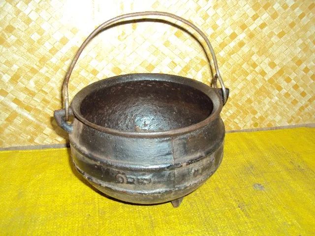 panelas ferro  antiga .,pronto pr auso .faixa 2 litro /valor por cada peça //leia  - Foto 3