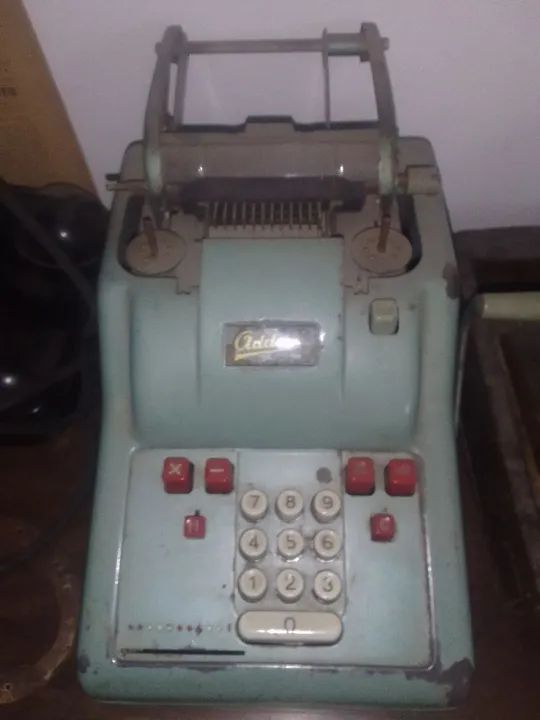 Família vende um lote de antiguidades década de 30 a 60  - Foto 4