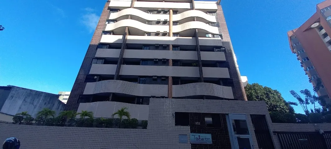 Apartamento a Venda na Ponta Verde 1/4