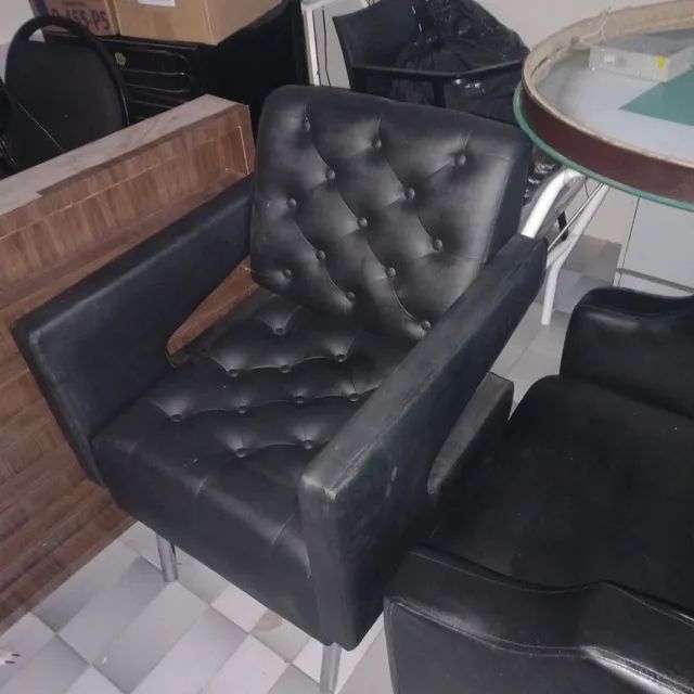 Poltrona em couro64385782996867121