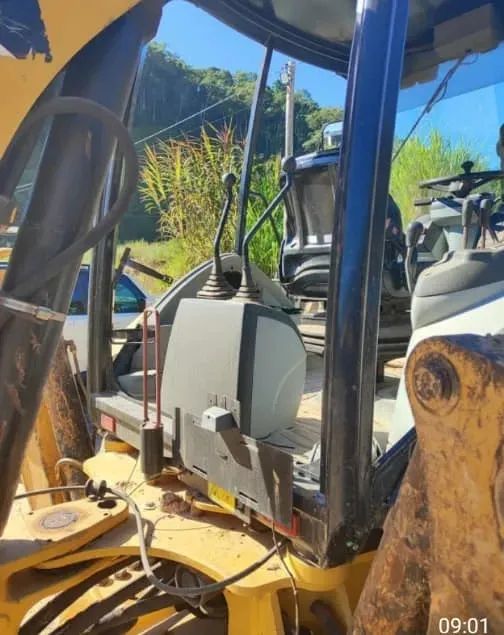 Retroescavadeira Cat 416 ano 2014 - Foto 2