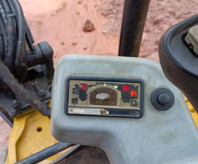 Baixei para vender Miniescavadeira Caterpillar 302.5 oportunidade não case sany newholland - Foto 4