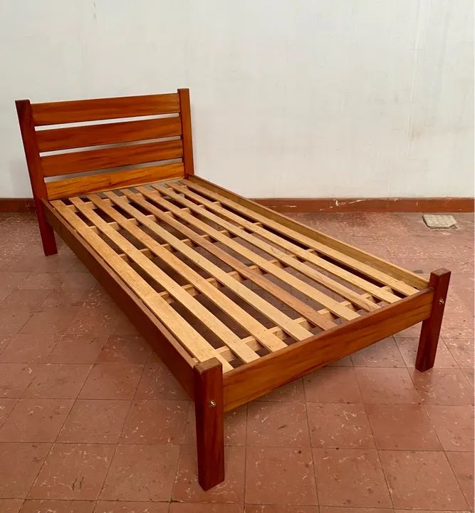 Cama de Solteiro 90cm em Madeira Maciça - Muiracatiara - Foto 3